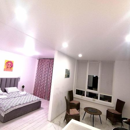 Новобудова Сам Центр Жк "Семицвіт" Apartment Lviv Luaran gambar