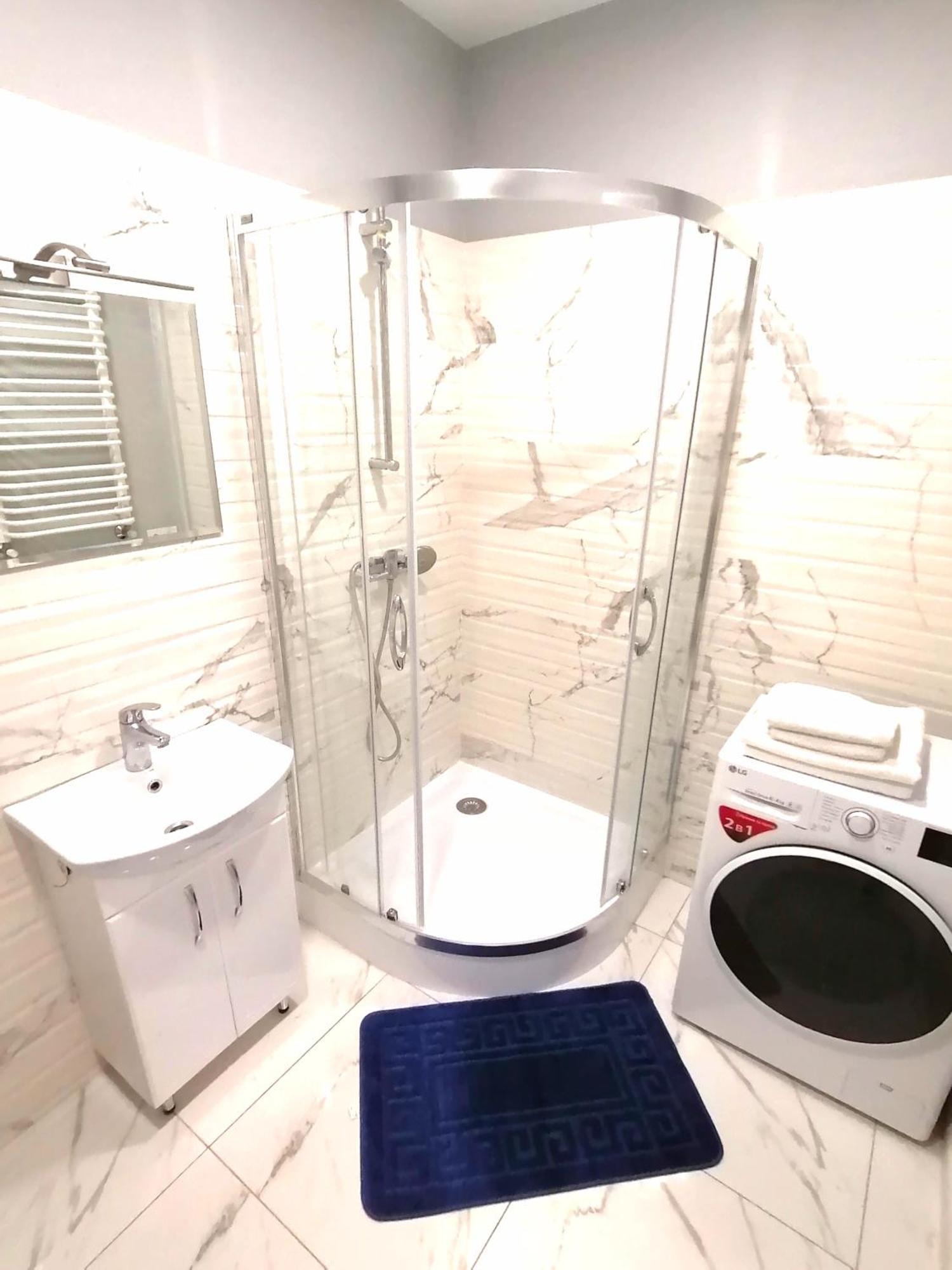 Новобудова Сам Центр Жк "Семицвіт" Apartment Lviv Luaran gambar
